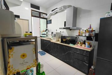 D'Summit Residences @ Kempas Utama