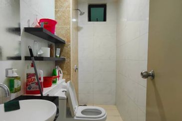 D'Summit Residences @ Kempas Utama