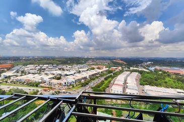 D'Summit Residences @ Kempas Utama