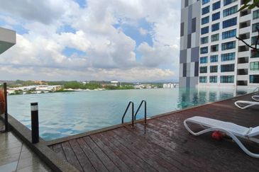 D'Summit Residences @ Kempas Utama