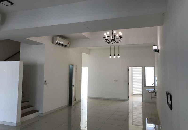 Parkfield Residences, Tropicana Heights