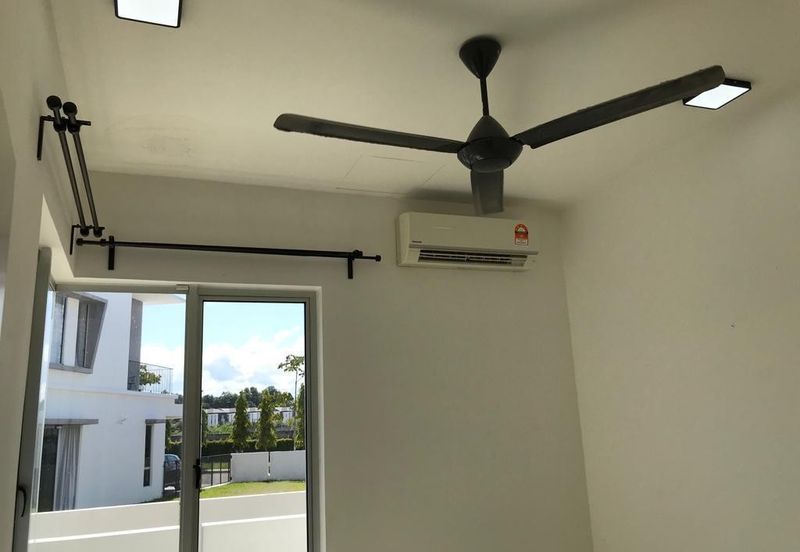 Parkfield Residences, Tropicana Heights