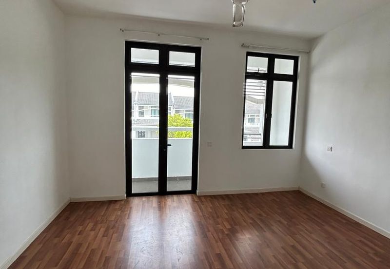 Cradleton @ Eco Majestic