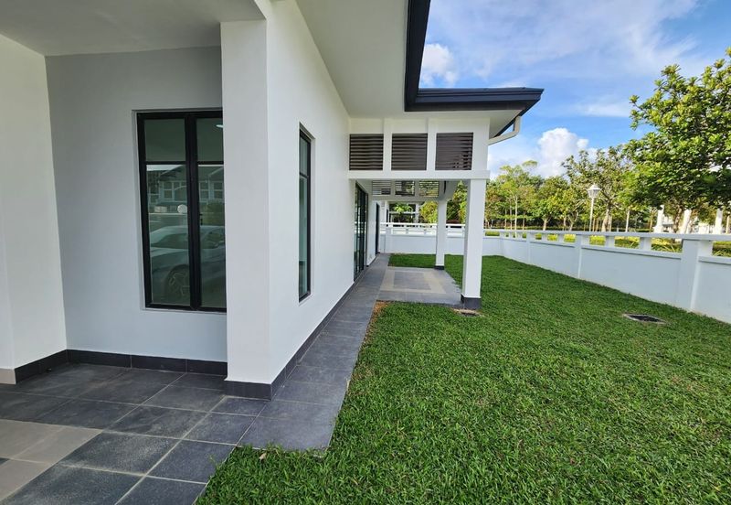 Cradleton @ Eco Majestic