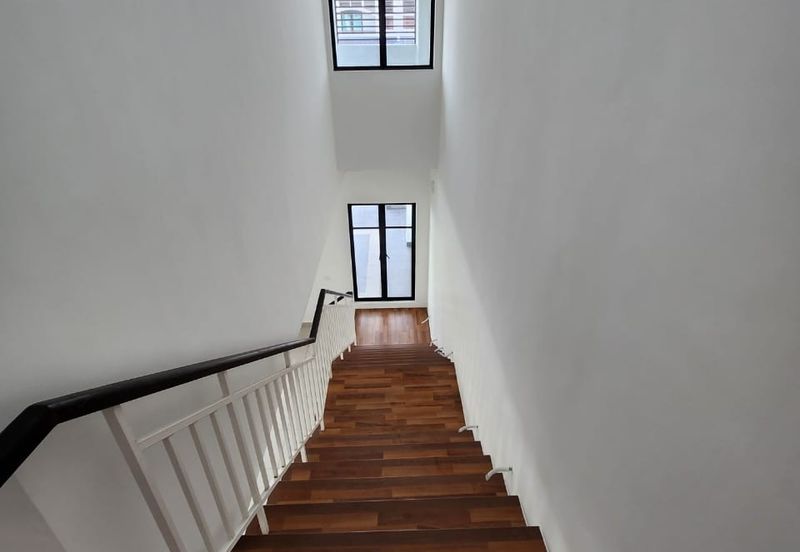 Cradleton @ Eco Majestic