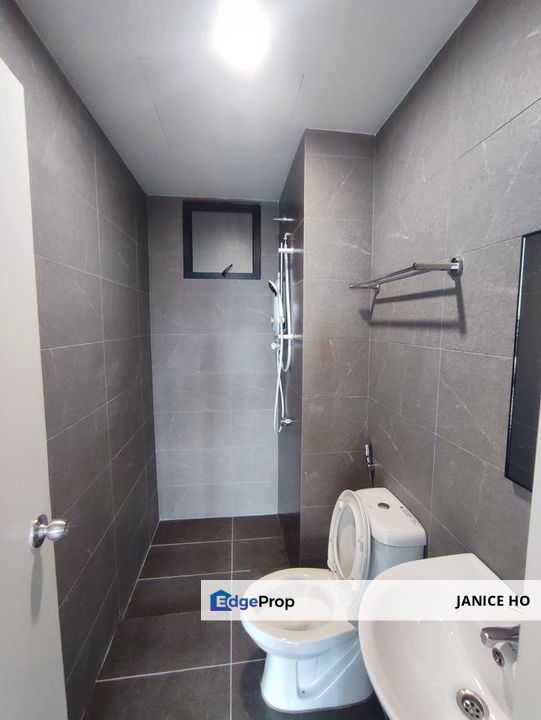 Majestic Maxim 3 Rooms Partial Furnished, Kuala Lumpur, Cheras