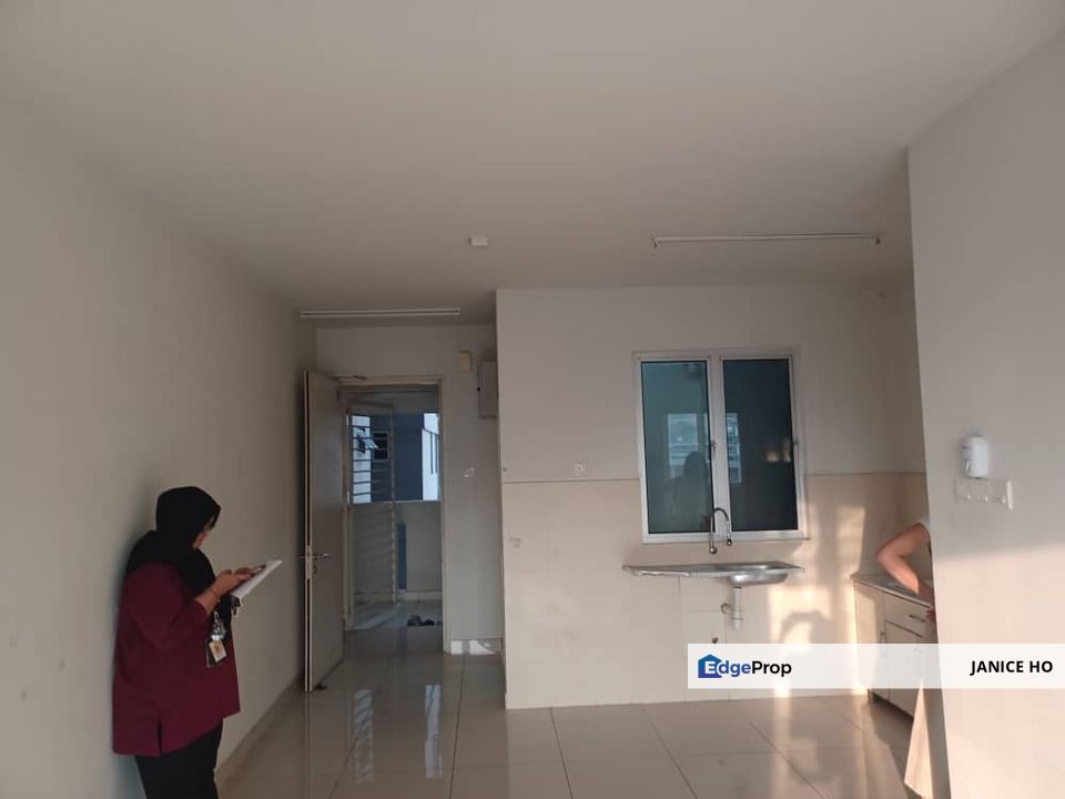 Majestic Maxim 2 Rooms Basic Unit, Kuala Lumpur, Cheras
