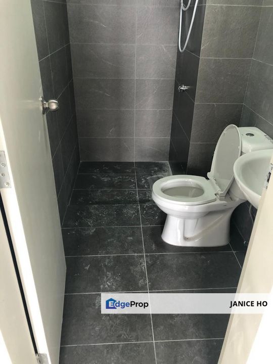 Majestic Maxim 3 Rooms Partial Furnished Ready Move In on Jan 2026, Kuala Lumpur, Cheras