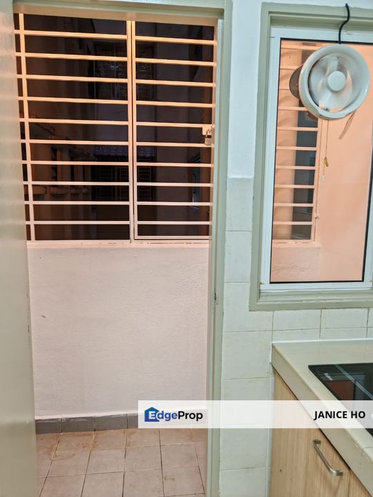 Mandarina Court 3 Rooms Partial Furnished, Kuala Lumpur, Cheras