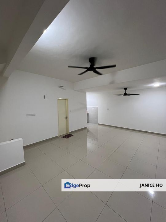 Emerald Diamond City Town House Upper Unit, Selangor, Semenyih