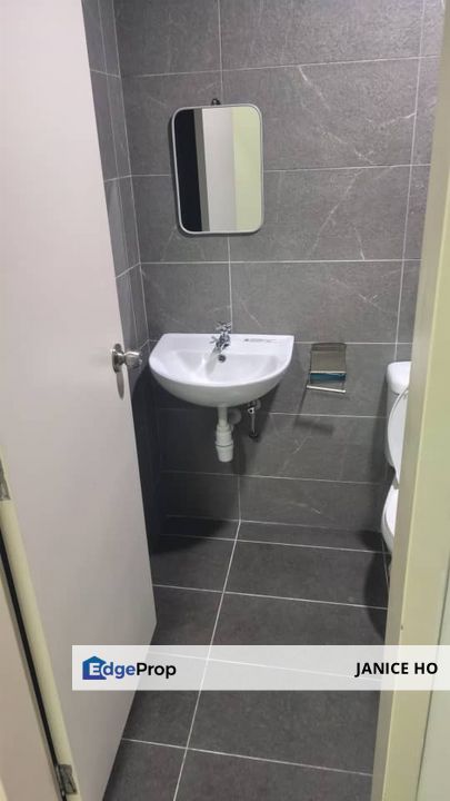 Majestic Maxim 2 Rooms Partial Furnished with 3 Air Conds, Kuala Lumpur, Cheras