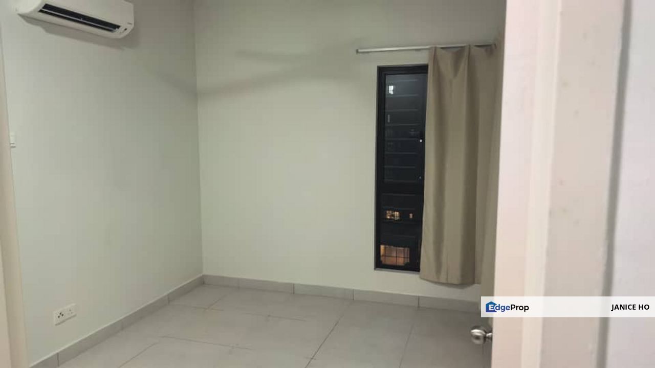 Majestic Maxim 2 Rooms Partial Furnished with 3 Air Conds, Kuala Lumpur, Cheras