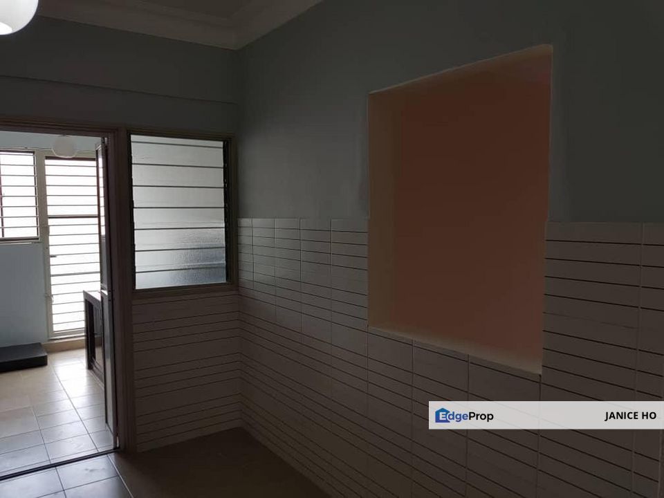 Laman Tasik 3 Rooms Partial Furnished, Kuala Lumpur, 