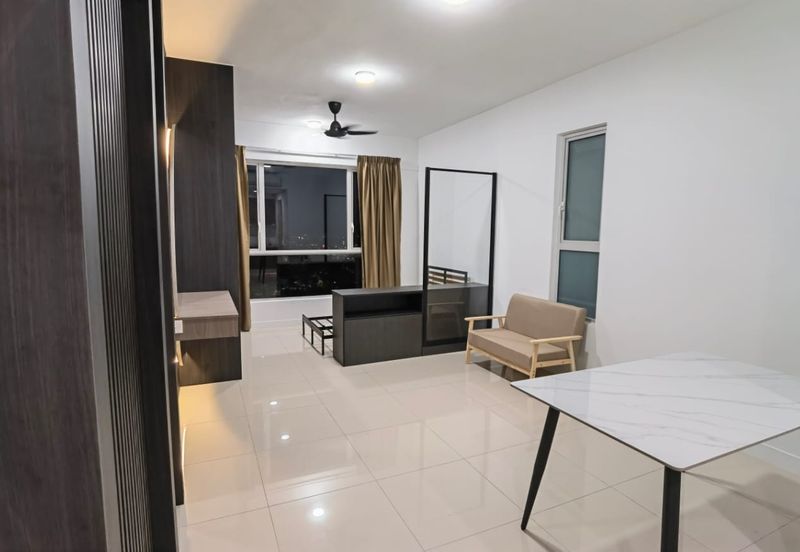 Lakefront Condominium | Emerald Hills @ Alam Damai