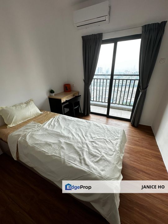 UCSI Residence 2 Female Unit Master Room With Bathroom, Kuala Lumpur, Sungai Besi