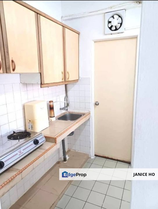 Riviera Apartment Partial Furnished Lower Floor, Selangor, Ampang