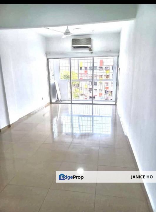 Riviera Apartment Partial Furnished Lower Floor, Selangor, Ampang