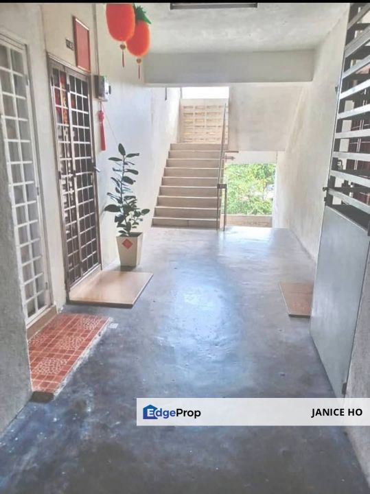 Riviera Apartment Partial Furnished Lower Floor, Selangor, Ampang