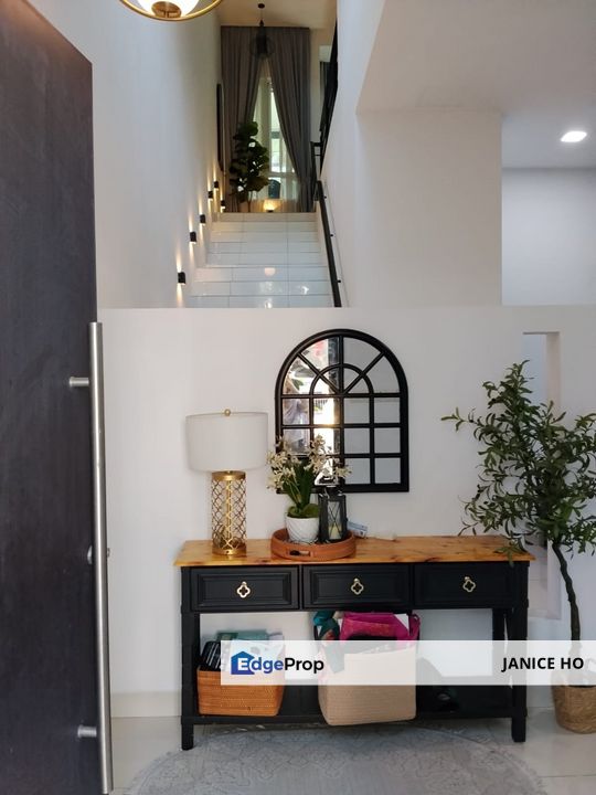 Tiara South 3 Storey Terrace House Fully Furnished, Selangor, Semenyih