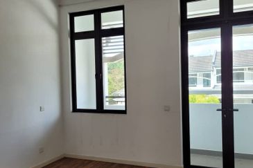 Cradleton @ Eco Majestic