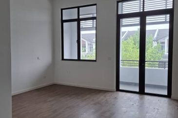 Cradleton @ Eco Majestic