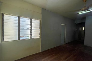 Puchong Utama Court 2