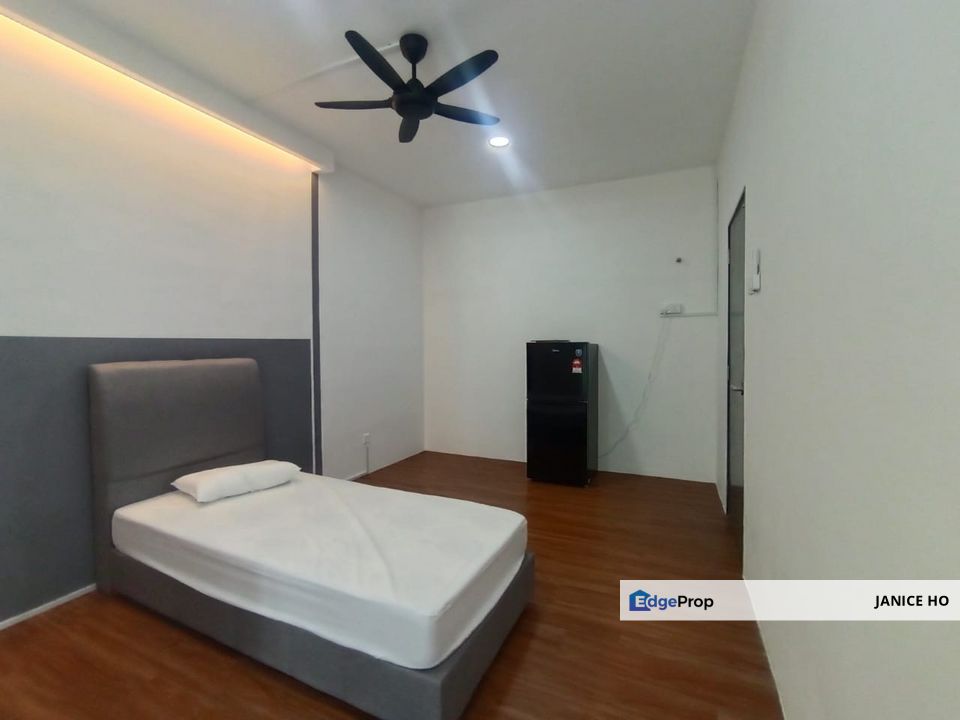 UCSI Residence 2 Six Rooms Fully Furnished, Kuala Lumpur, Sungai Besi