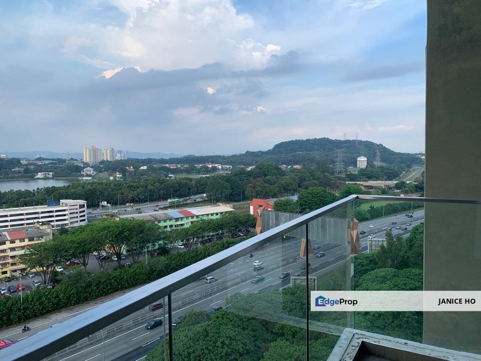 Univ 360 Place 2 Rooms Fully Furnished, Selangor, Seri Kembangan