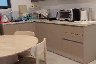 Henna Residence @ The Quartz