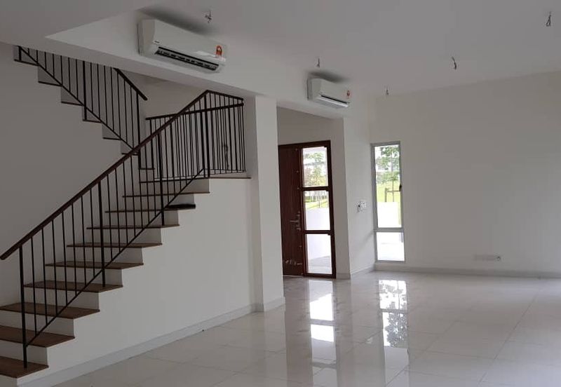 Parkfield Residences, Tropicana Heights