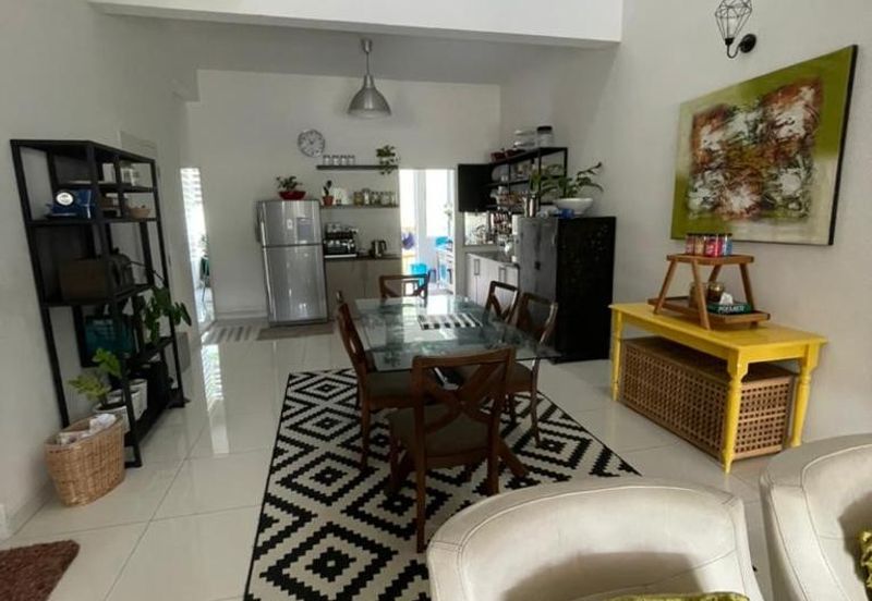 Parkfield Residences, Tropicana Heights