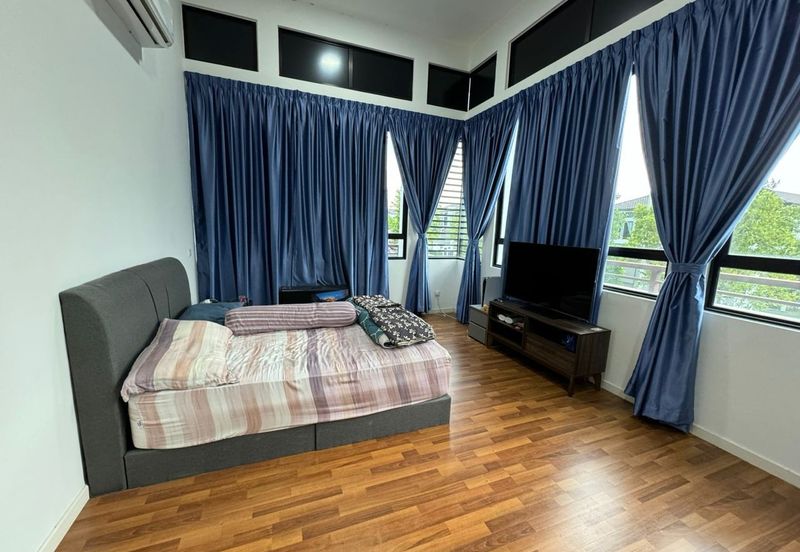 Tenderfields @ Eco Majestic