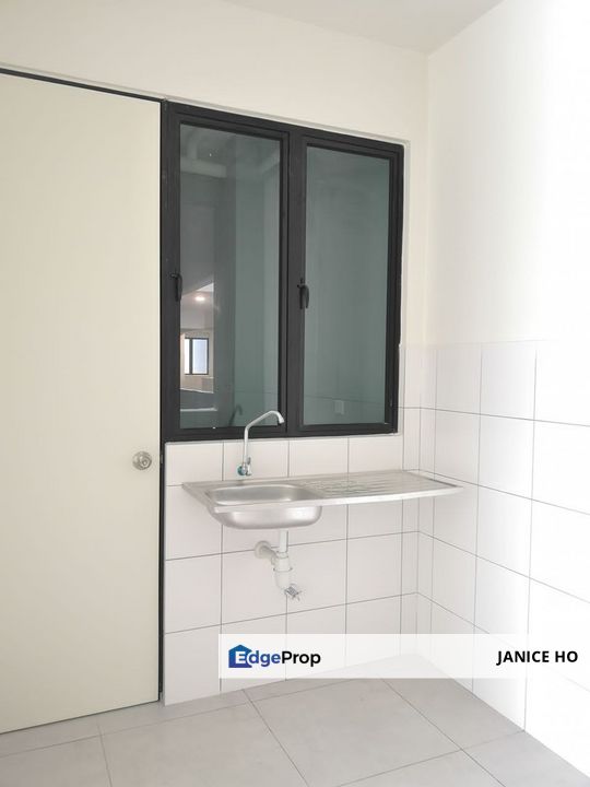 Majestic Maxim 3 Rooms Partial Furnished Sell Below Market Price, Kuala Lumpur, Cheras