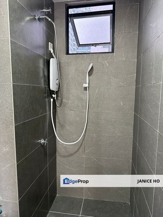 Majestic Maxim 3 Rooms Partial Furnished Sell Below Market Price, Kuala Lumpur, Cheras