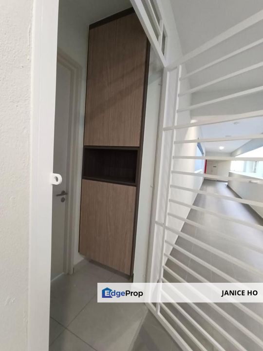 Majestic Maxim 3 Rooms 2 Car Parks Fully Furnished, Kuala Lumpur, Cheras