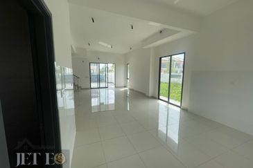 Robin @ Bandar Rimbayu