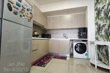 Gravit8 @ Klang South