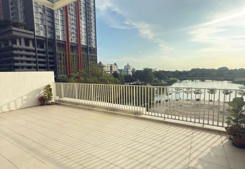 Gravit8 @ Klang South