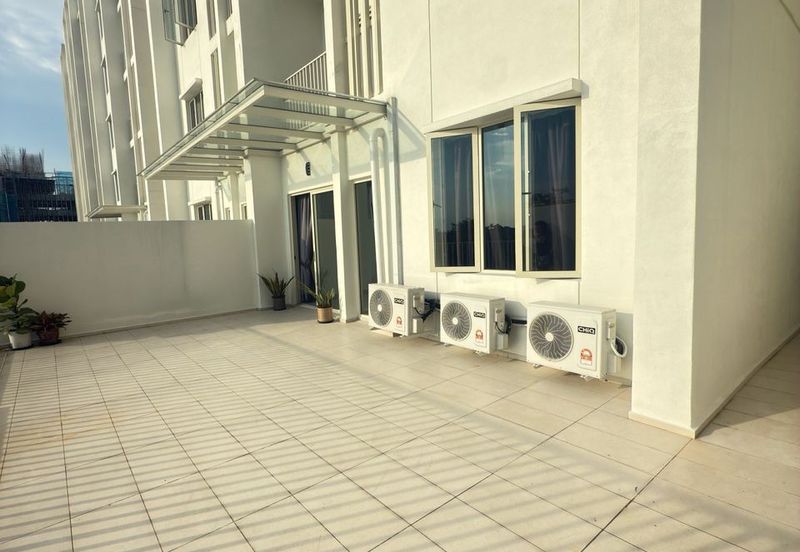 Gravit8 @ Klang South