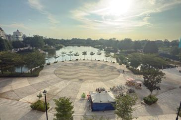 Gravit8 @ Klang South