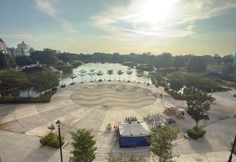 Gravit8 @ Klang South