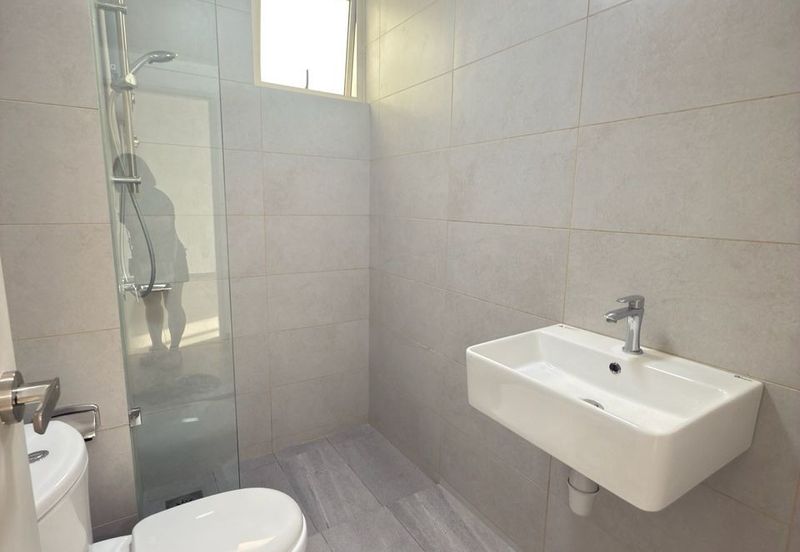 Gravit8 @ Klang South