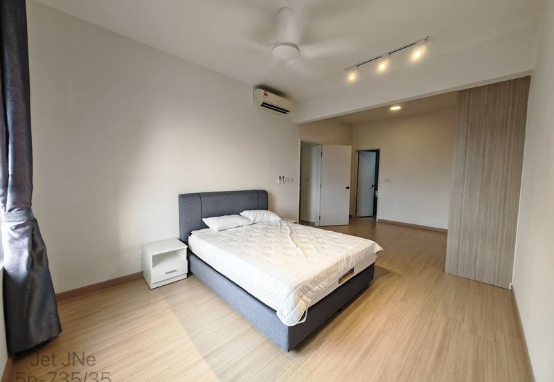 Gravit8 @ Klang South