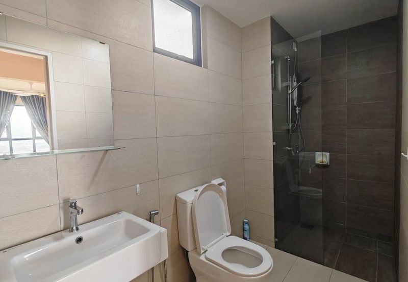 Gravit8 @ Klang South