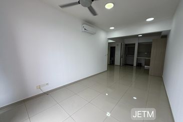 Gravit8 @ Klang South