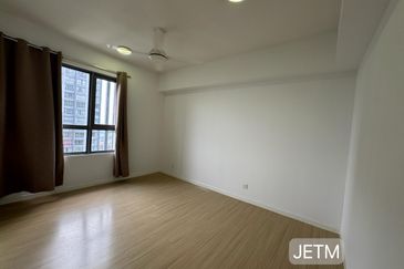 Gravit8 @ Klang South