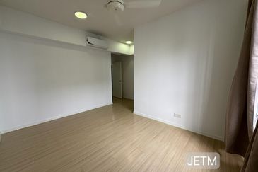 Gravit8 @ Klang South