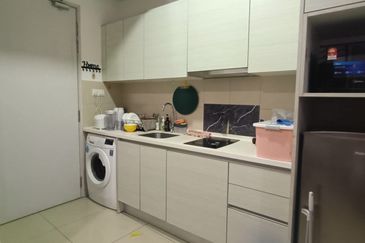 I Residence @ I City