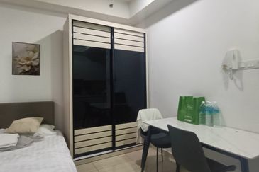 I Residence @ I City