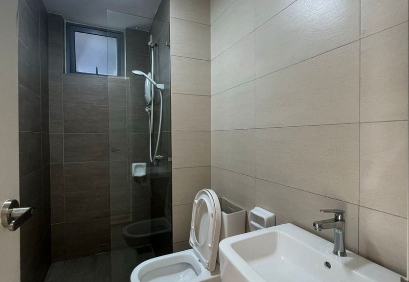 Gravit8 @ Klang South